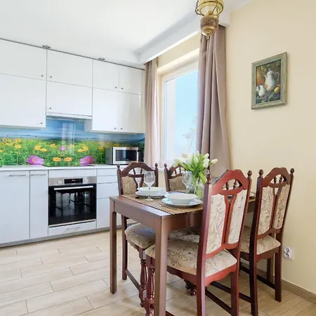 Klifowa Rewal, Sun & Snow