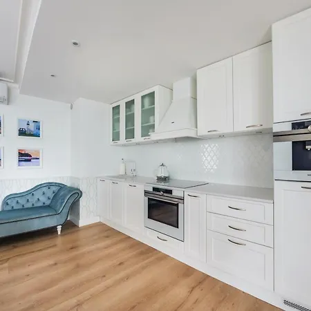 Klifowa Rewal, Sun & Snow